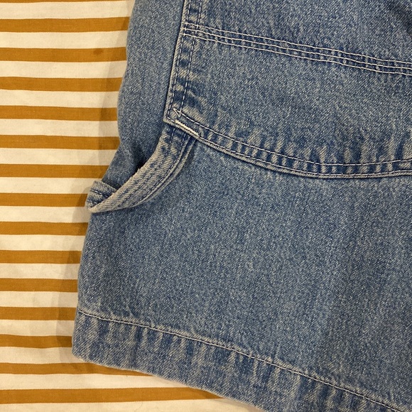 Genuine vintage Lei cargo style denim shorts, modern size 4-6 - Picture 5 of 7